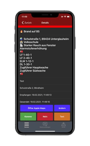 Screenshot der Einsatz-App aPager auf einem iPhone mit einer Alarmmeldung „Brand auf B5“ bei einer Volksschule in Unterglauheim. Es wird starker Rauch aus dem Fenster gemeldet, mehrere Fahrzeuge und Führungskräfte sind alarmiert.